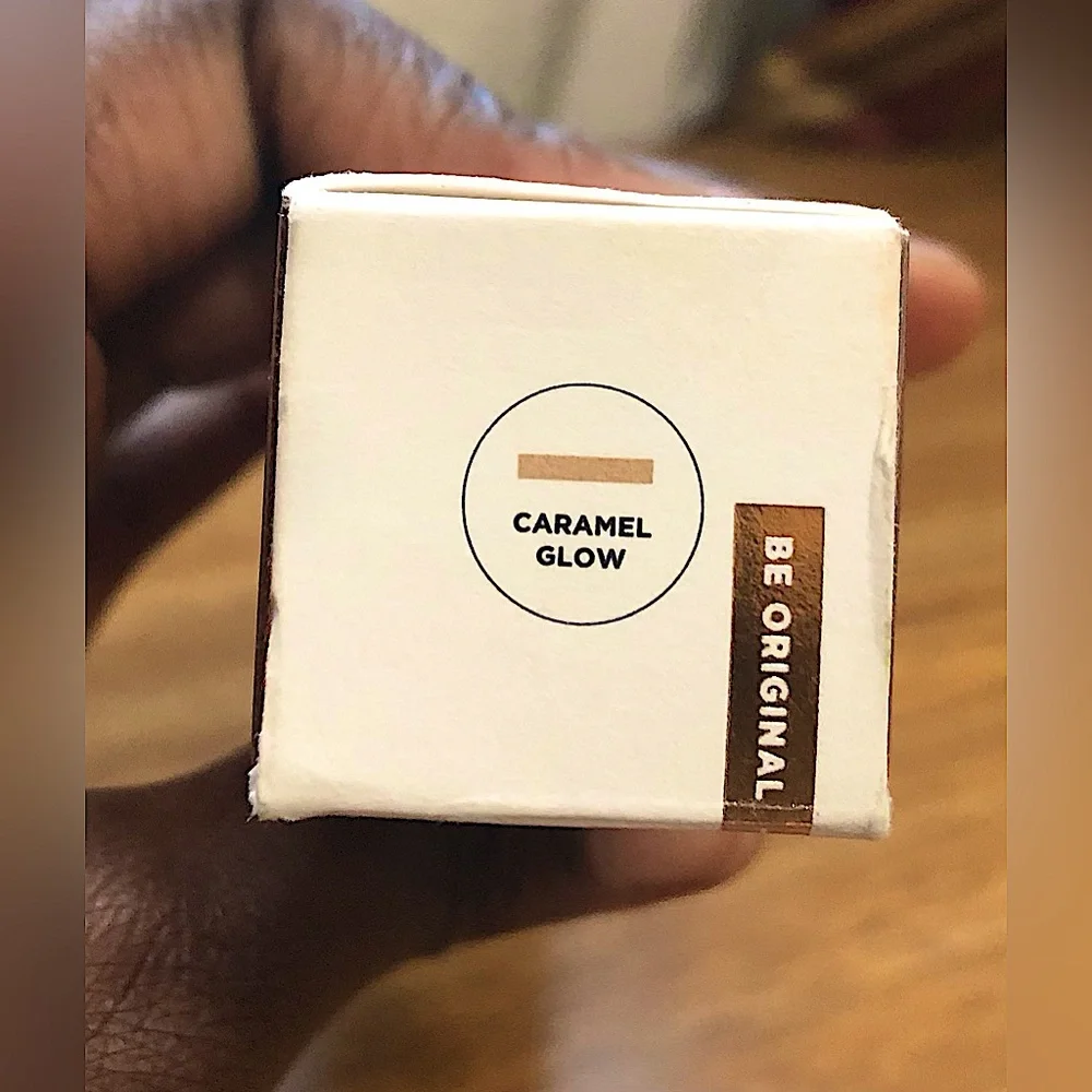 ICONIC London Radiance Booster in shade “Caramel Glow”